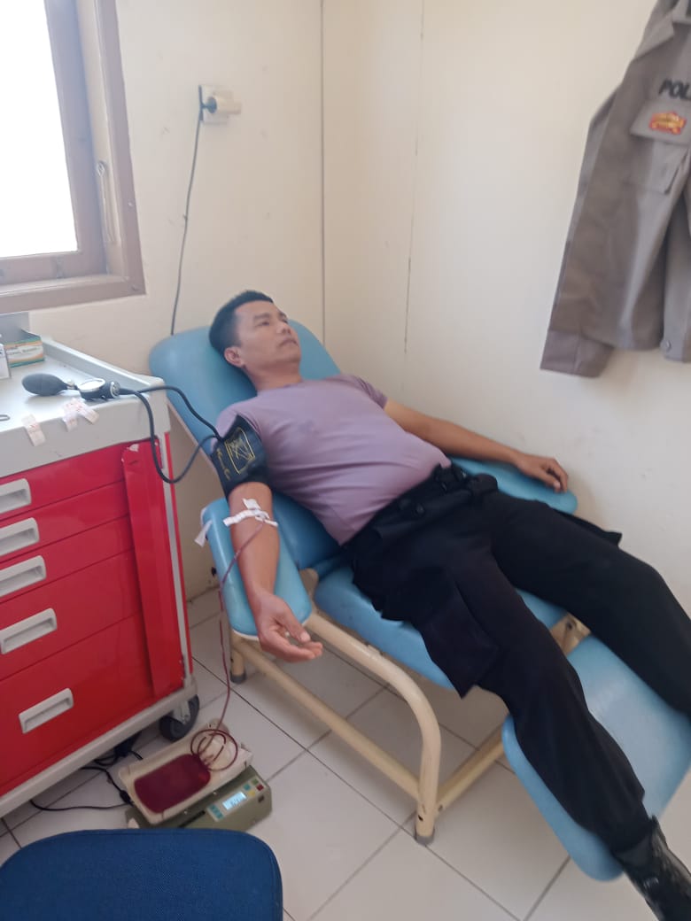 Polri Peduli, Bhabinkamtibmas Polres 50 Kota Donor Darah