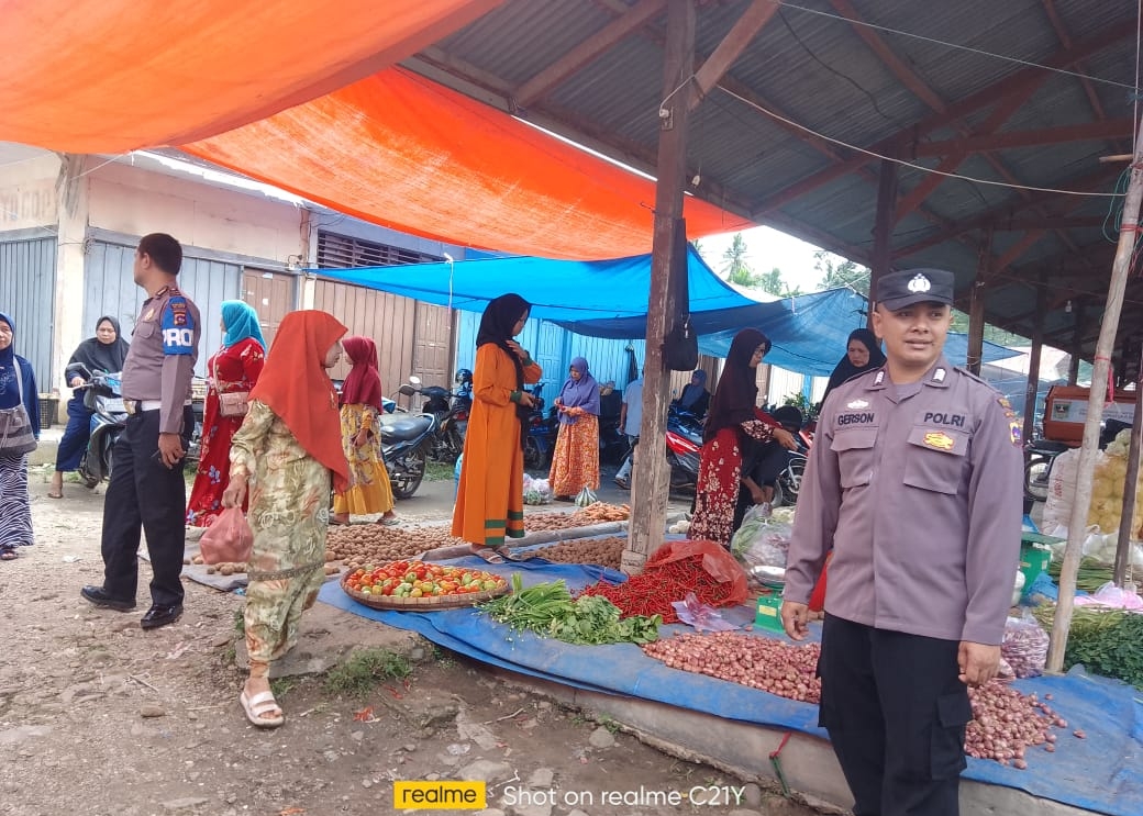 Antisipasi Gangguan Kamtibmas di Pasar Tradisional, Polres 50 Kota Lakukan Patroli Jalan Kaki